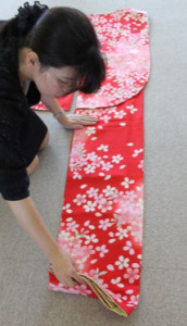 着物のたたみ方　１０